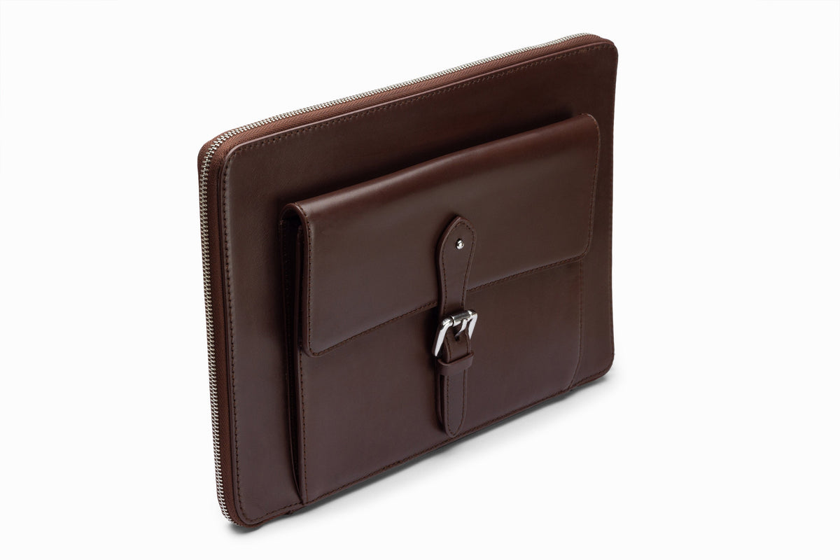 Laptop Sleeve Dark Brown close-up zip closure and stitching detail