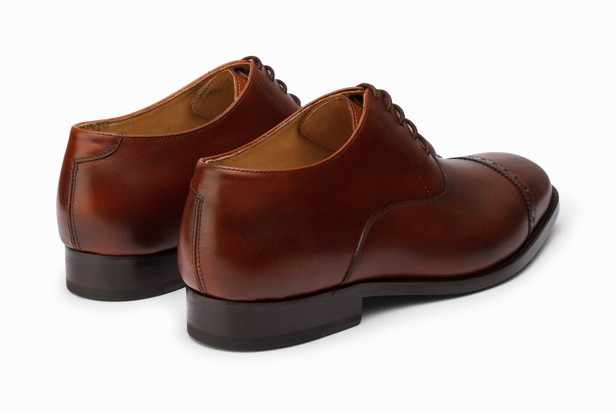 Quarter Brogue Oxford Brown on-foot lifestyle shot