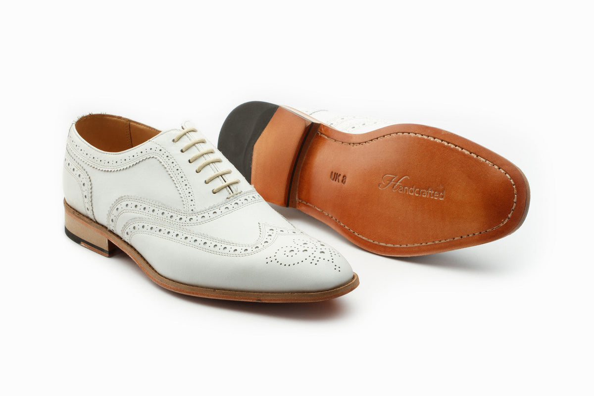 Wingtip Oxford Classic White three-quarter rear view