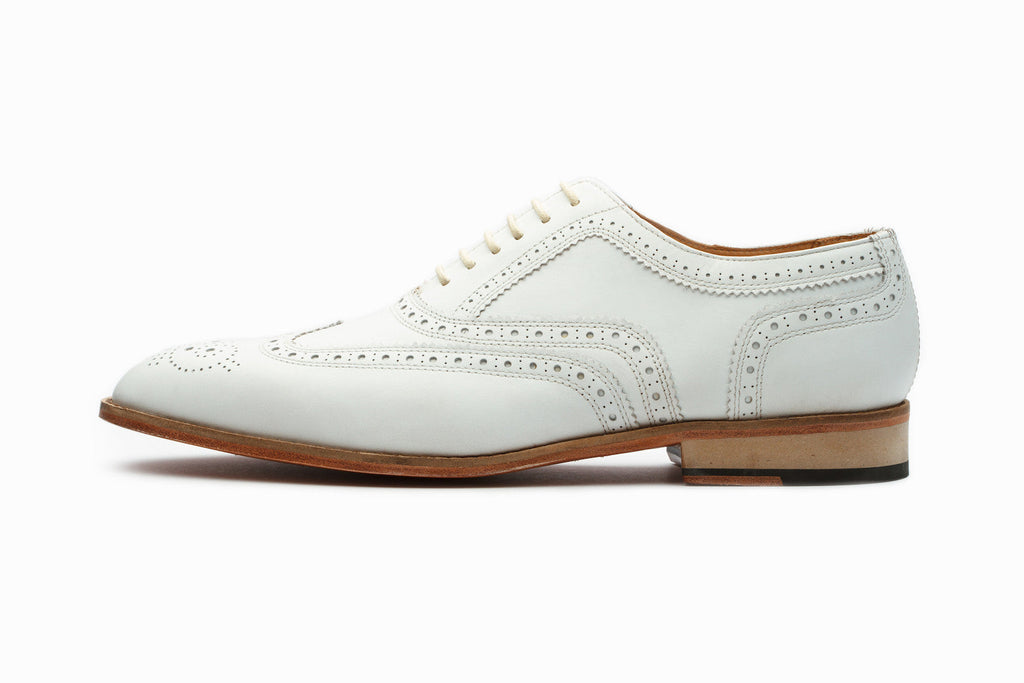 Wingtip Oxford Classic White sole and leather outsole detail